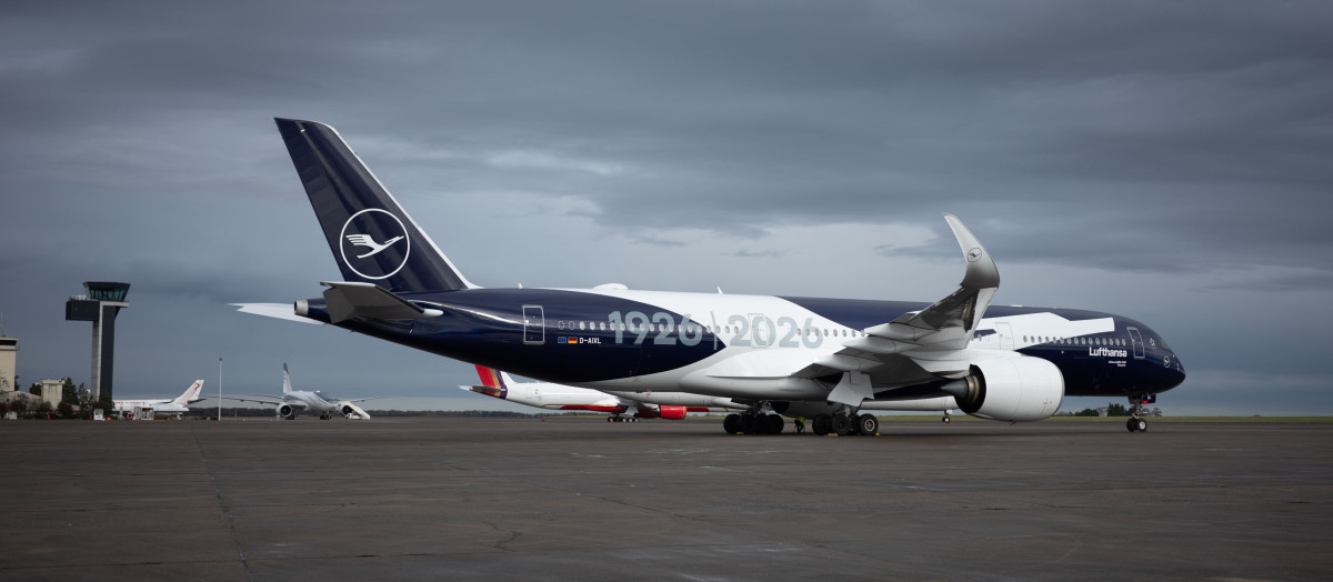 Special livery design for Lufthansa's 100-year anniversary. Airbus A350-900. D-AIXL.
